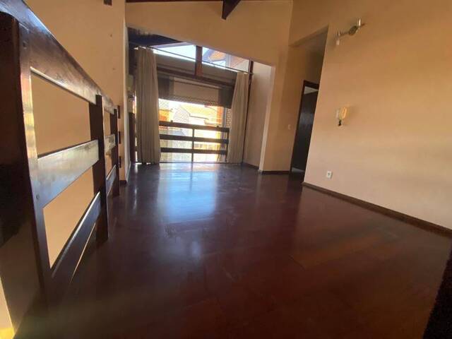 Sobrado para Venda em Cruzeiro - 4