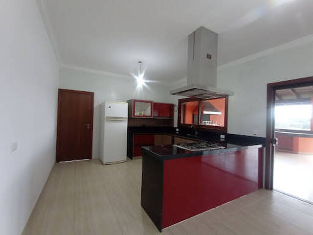 Casa para Venda em Paraibuna - 4