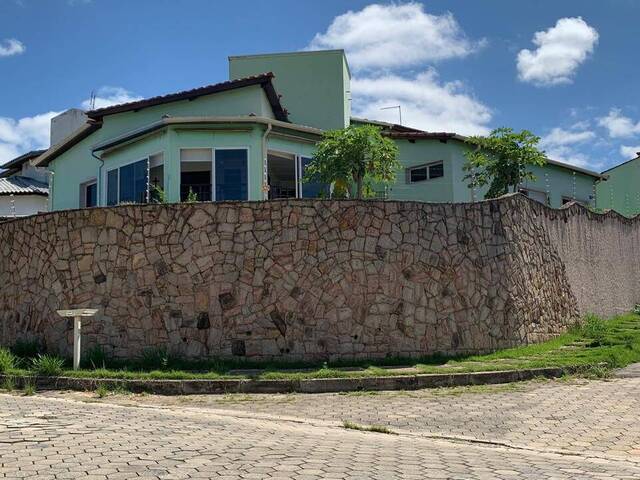 Casa para Venda em Cachoeira Paulista - 2