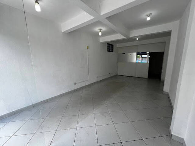 #PT0041 - Ponto Comercial para Locação em Cruzeiro - SP