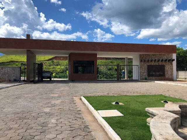 Venda em Vila Regina Célia - Cruzeiro